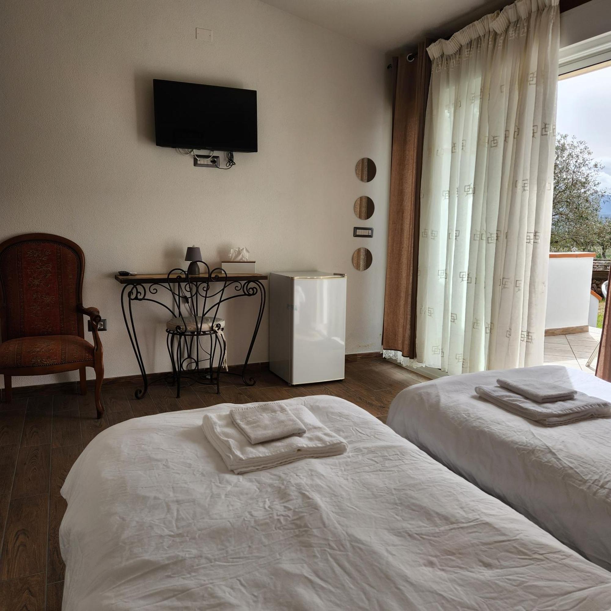 Iloghe Di Marras Hotel Loculi Bagian luar foto